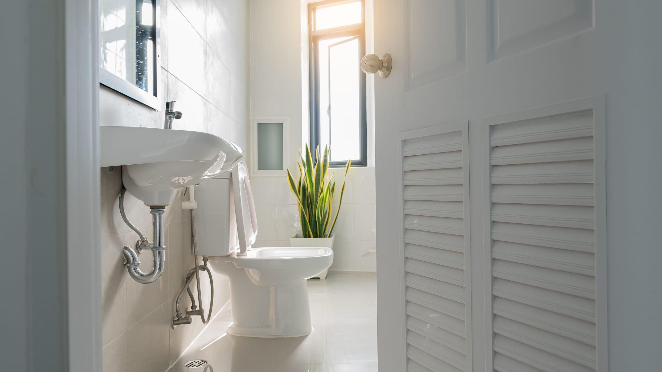 Why Is My Toilet Making a Gurgling Noise?